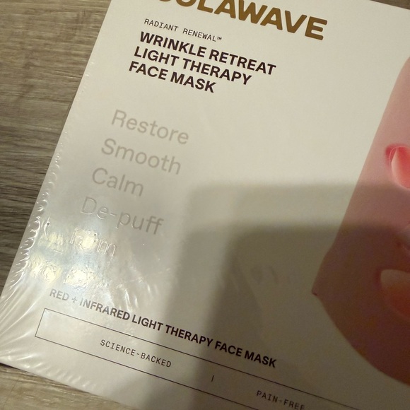 SolaWave Pink Light Therapy Face Mask - Picture 2 of 3